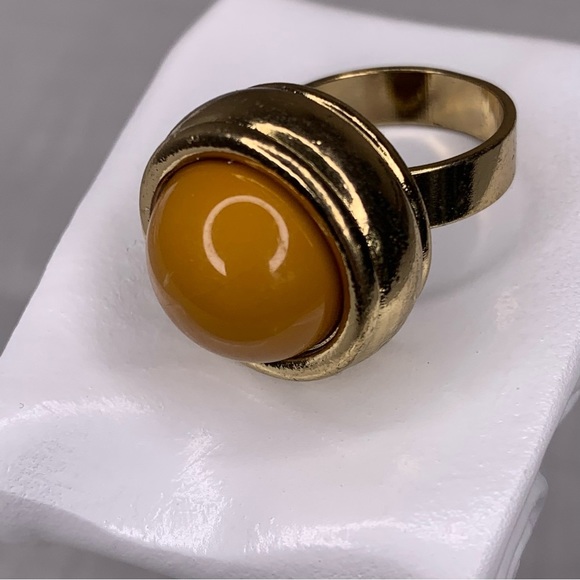 𝅺Vintage Ring Women’s 7 Opaque Caramel Round Cabochon Gold Tone Bohemian - Picture 8 of 8